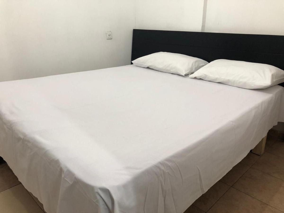 Star Guest- House Hotel Or Yehuda Exterior photo