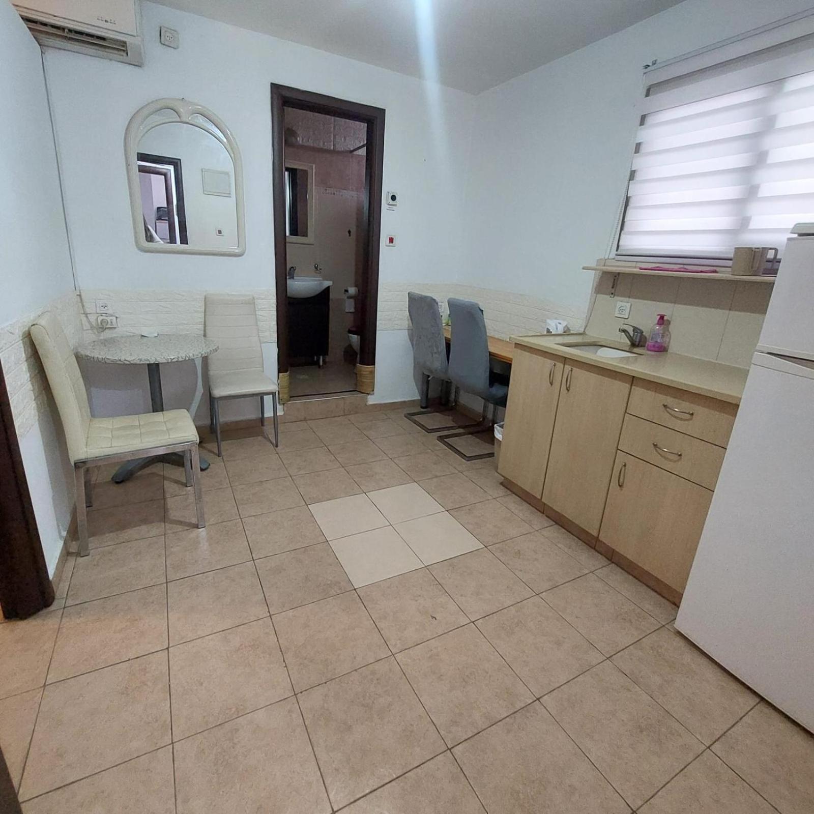 Star Guest- House Hotel Or Yehuda Exterior photo