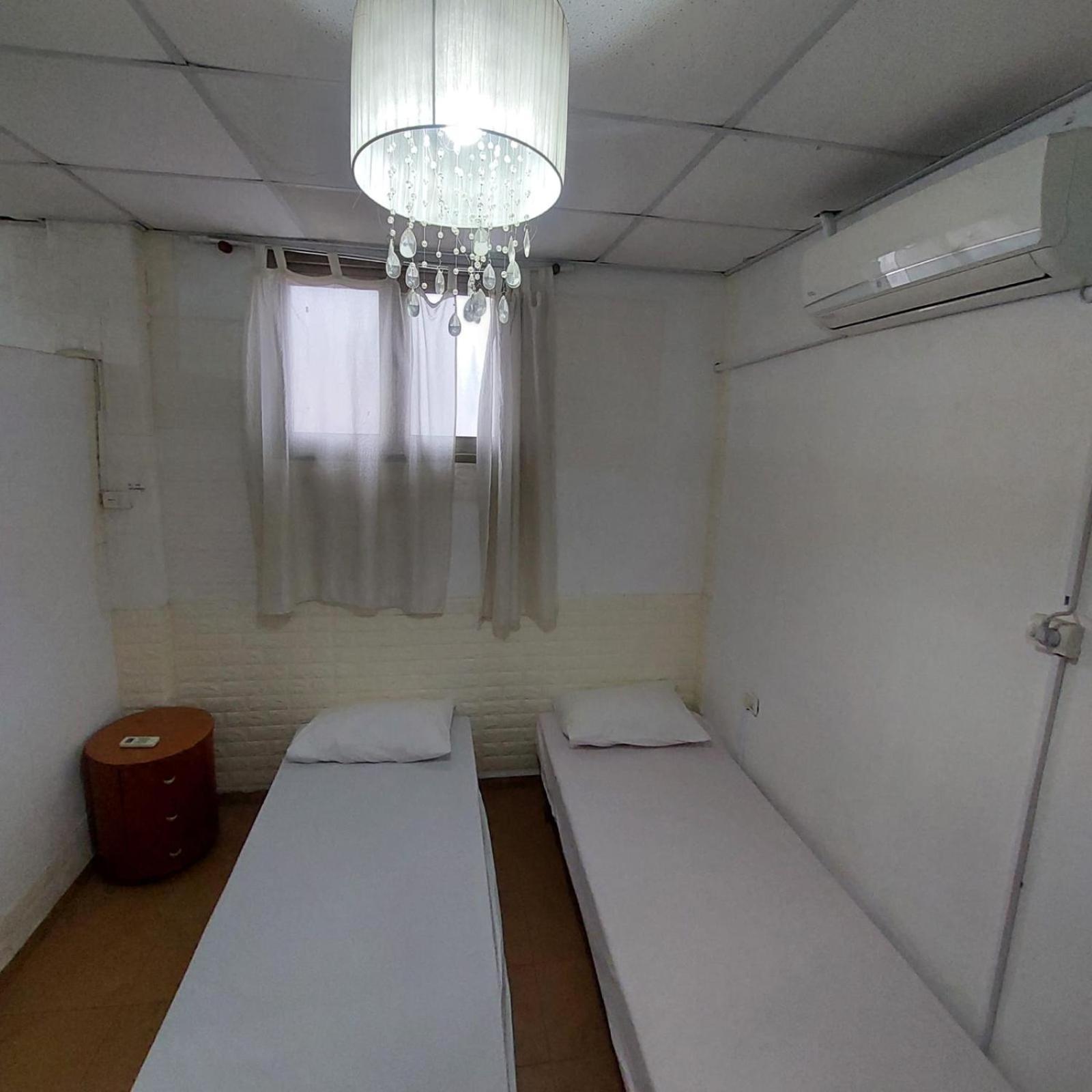 Star Guest- House Hotel Or Yehuda Exterior photo