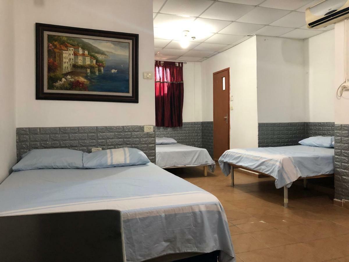 Star Guest- House Hotel Or Yehuda Exterior photo