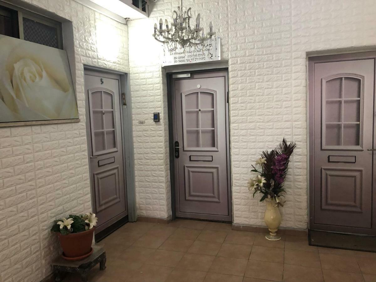 Star Guest- House Hotel Or Yehuda Exterior photo